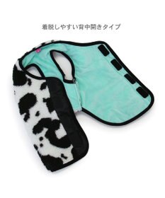 PET PARADISE Lee 牛柄 背中開きボアベスト 《白黒》 小型犬